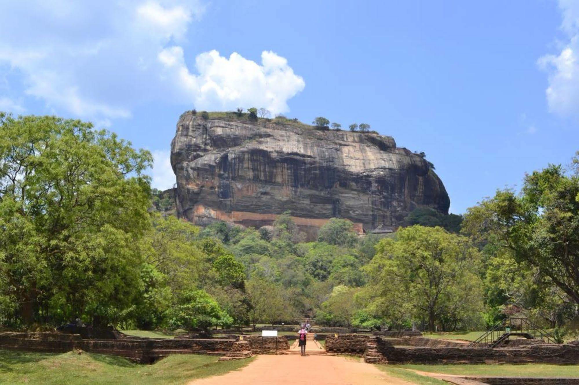 Dambulla City Hostel Buitenkant foto
